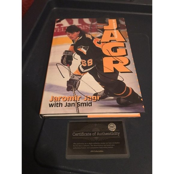 Jaromir Jagr Penguins Signed Book w/ COA - Picture 4 of 4
